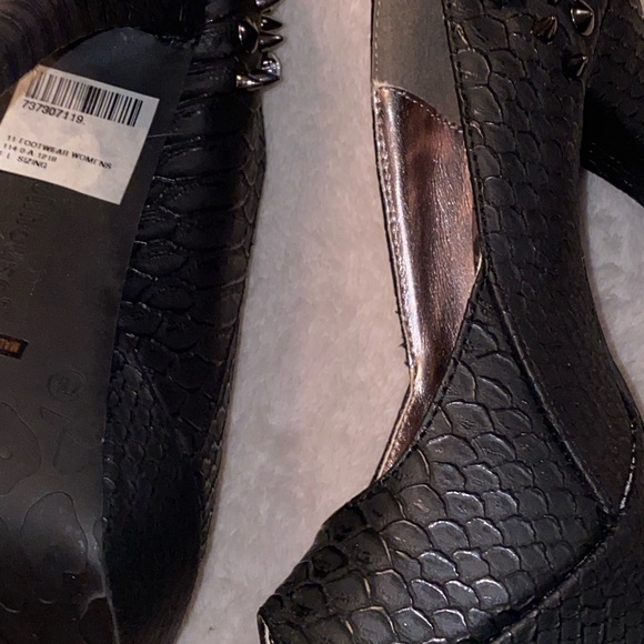 Dollhouse spike heels, size 7.5 - Picture 9 of 10